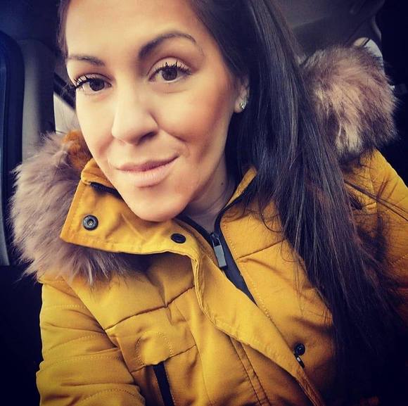 Meet your Posher, Camille - Picture 1 of 1